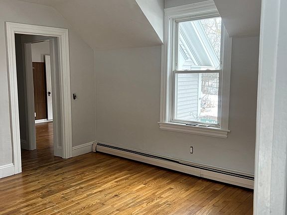 5th image of 134 Bay State Rd #2