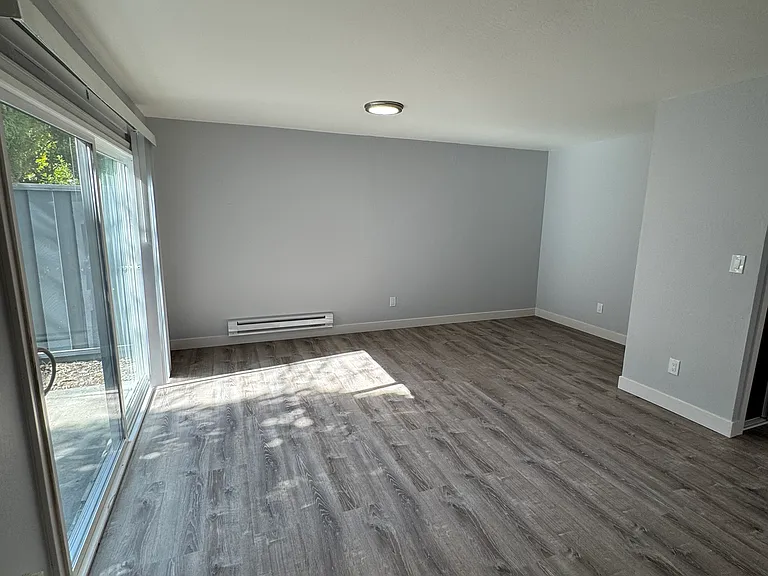 Silicon Valley Apartments — Photo 26