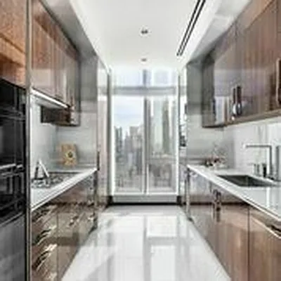 Sold by Extell Marketing Group | media 63