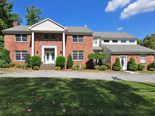 4 Albert Leonard Rd, New Rochelle, NY 10804