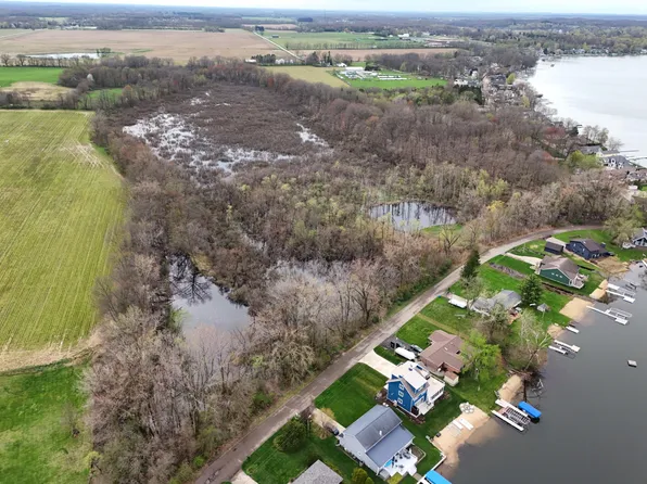 Tulip Tree Ln, Cassopolis, MI 49031