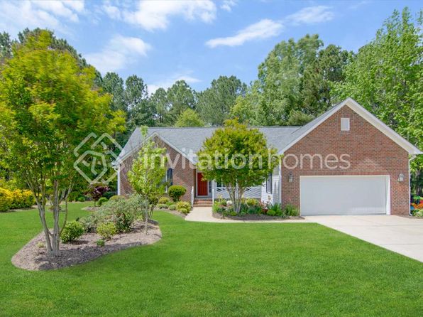 405 Broadmoor Way