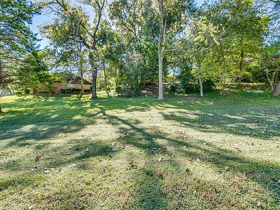 2nd image of 917 Oak Trl Lot 12