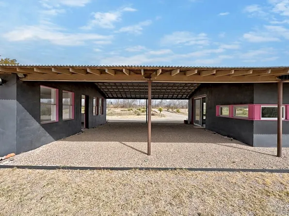 1011 W Washington St, Marfa, TX 79843