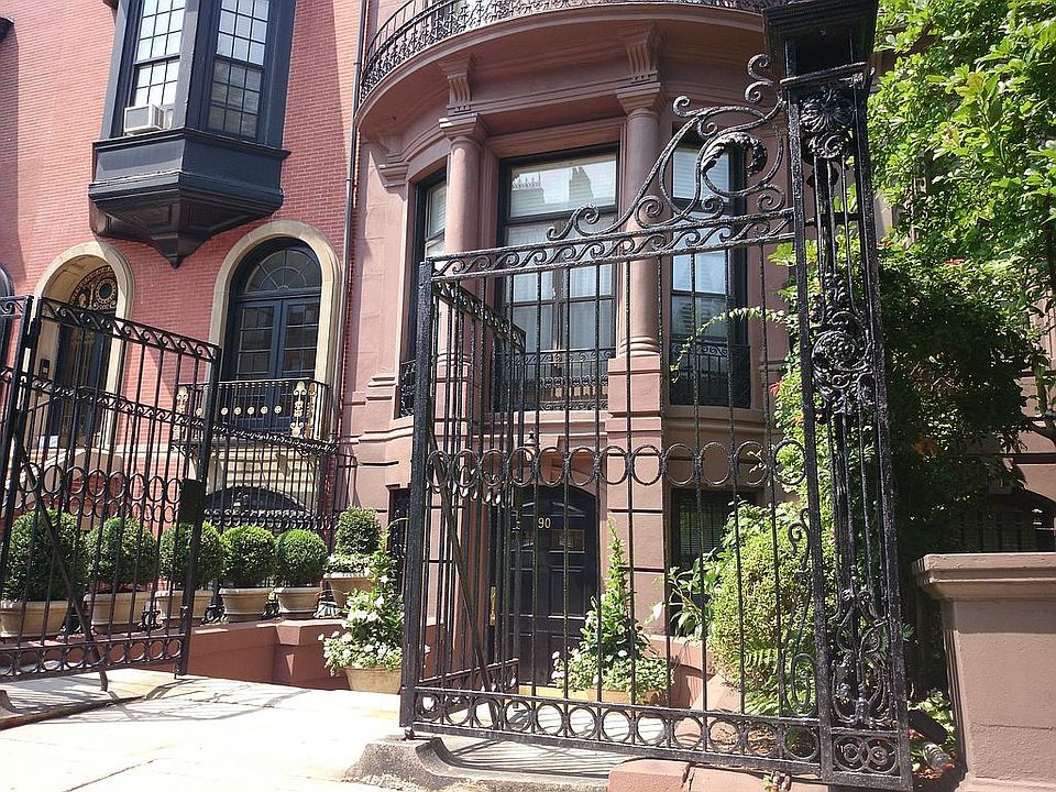 2nd image of 190 Beacon St APT 4
