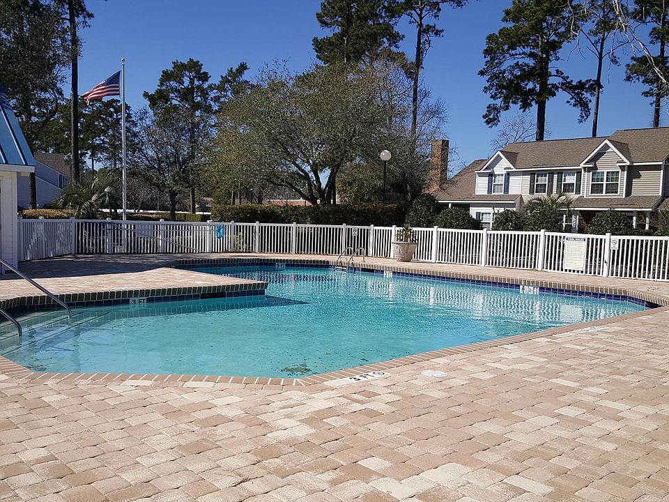 2nd image of 3521 Chestnut Dr #3521