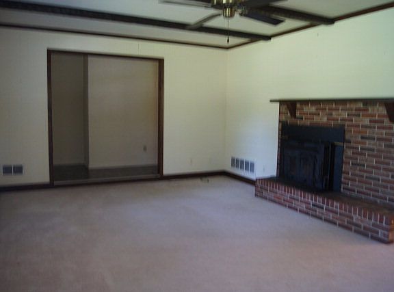 4th image of 210 Lillian Sims Dr