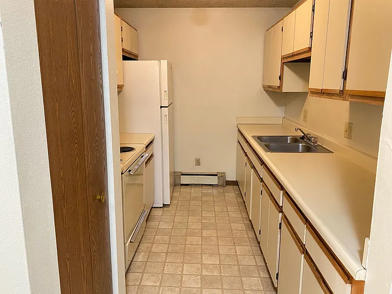 624 S. Gilbert Street — Photo 2
