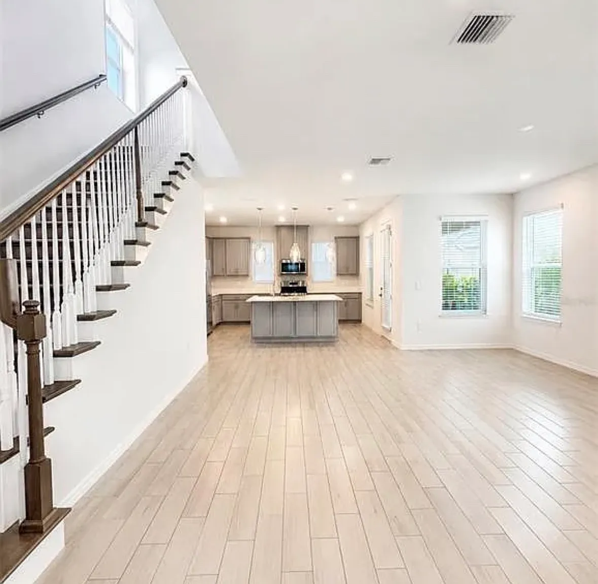 5136 Goldfinch Dr — Photo 4