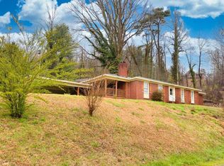 14 Dixieland Ln, Clayton, GA 30525