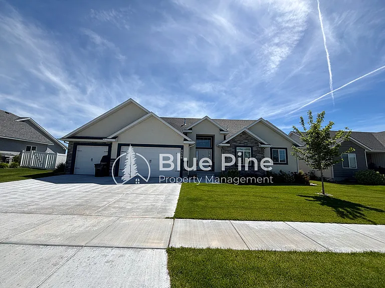 5506 Eaglewood Dr — Photo 1