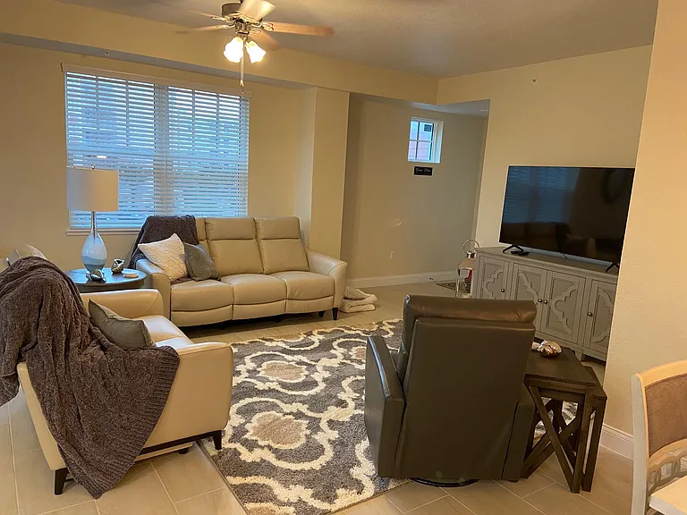 2 Riverwalk Dr #307 — Photo 2