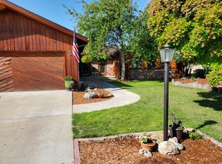 16 Cloverview Dr, Helena, MT 59601