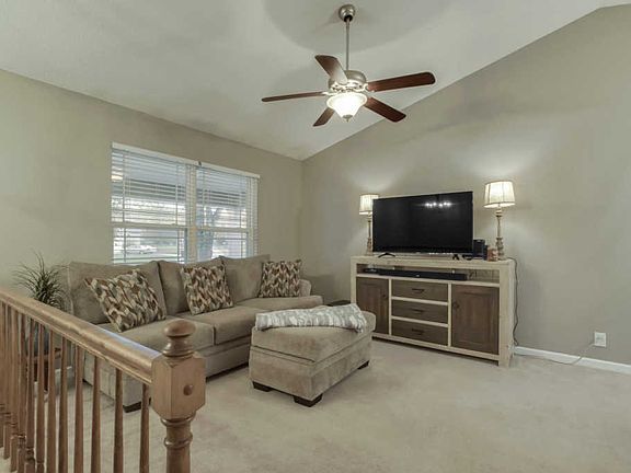 2nd image of 728 Summerdale Dr