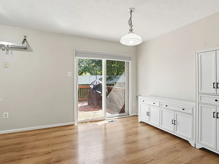 8000 Brightlight Pl — Photo 10