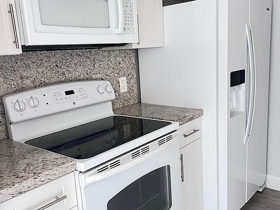 2nd image of 300 SW 134th Way APT 404E