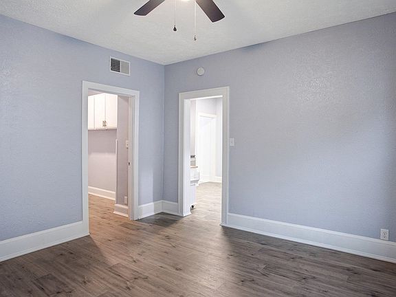 5th image of 2605 Prast Blvd