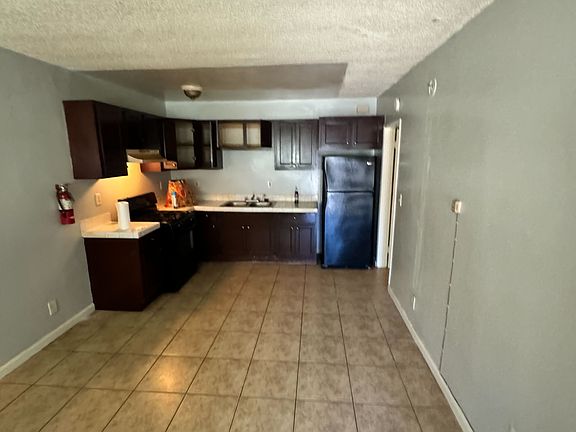 3rd image of 11254 S Berendo Ave #2