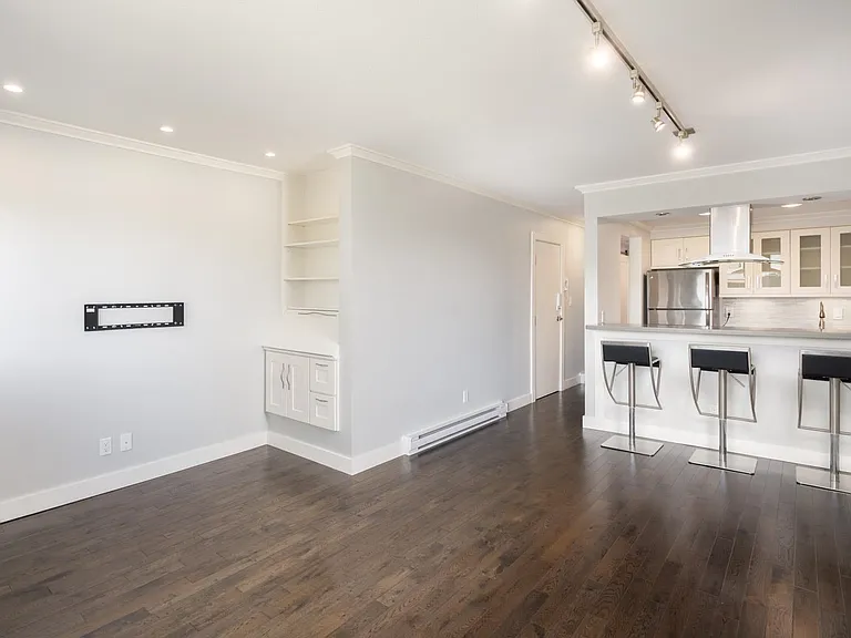 3546 Point Grey Rd #B — Photo 6