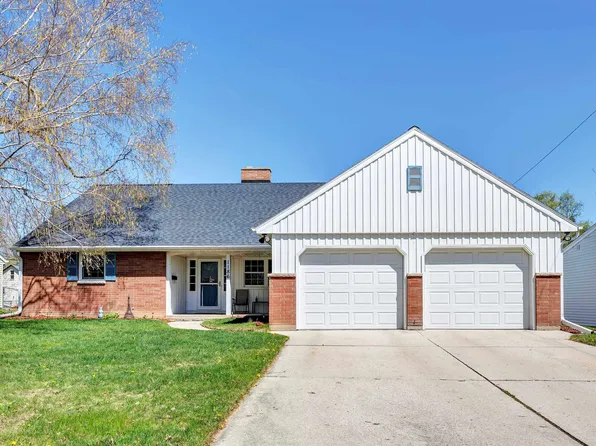 1186 Oregon St, Green Bay, WI 54303