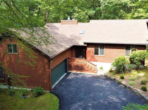 24 St Thomas Place, Highland Falls, NY 10928