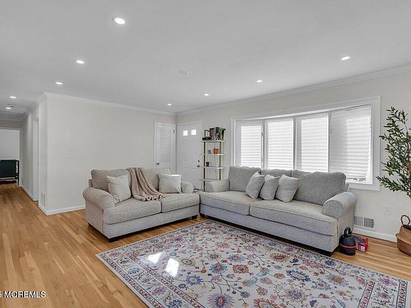 2nd image of 49 Stratford Drive