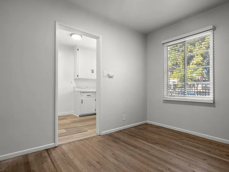 4024-4018 Hillcrest Dr #B — Photo 6