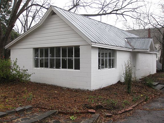 4th image of 200 N Isundega St