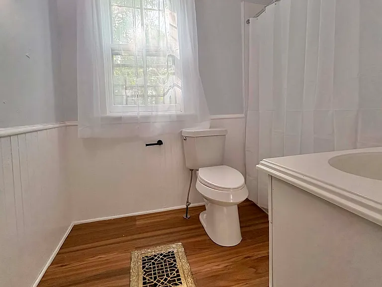 414 Hoyt St — Photo 17