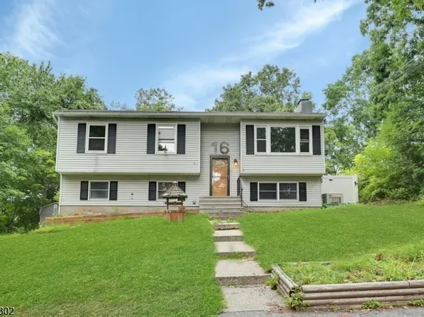 16 Essex Rd, Wantage Twp., NJ 07461