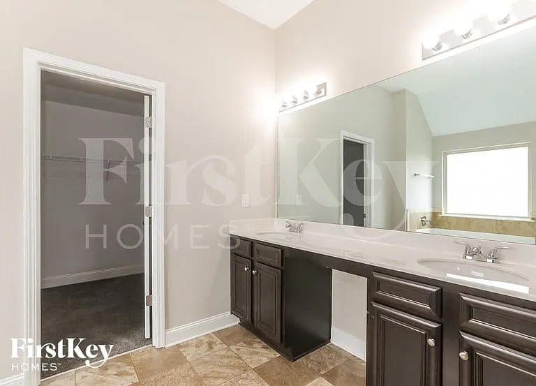 2115 Farmdale Ct — Photo 8