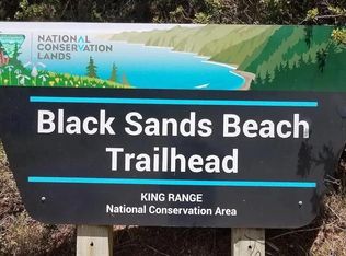 62 Highview Cir, Whitethorn, CA 95589