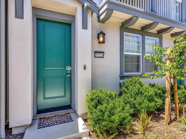 37524 Bowline Rd, Newark, CA 94560