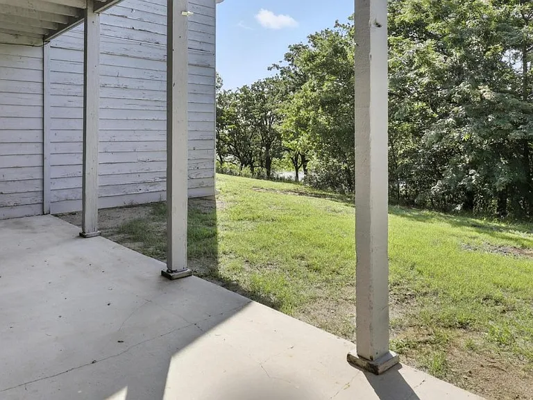 164 Private Road 1509 — Photo 4