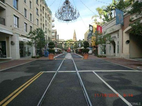 4th image of 207 Caruso Ave
