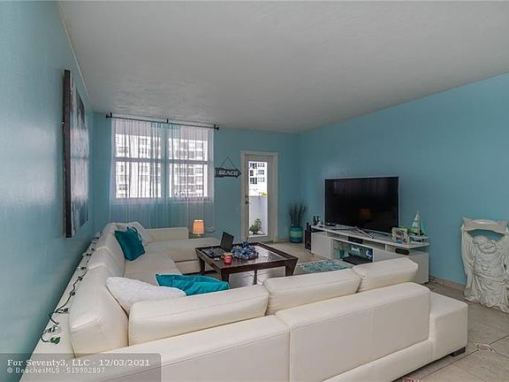 2nd image of 4250 Galt Ocean Dr APT 4L