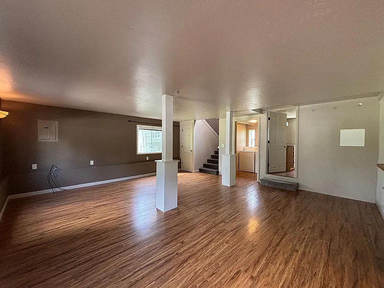 1402 S Willson Ave — Photo 6