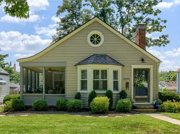 221 E Winthrope Rd, Kansas City, MO 64113