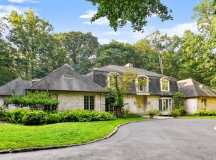 36 Birchwood Dr, Greenwich, CT 06831