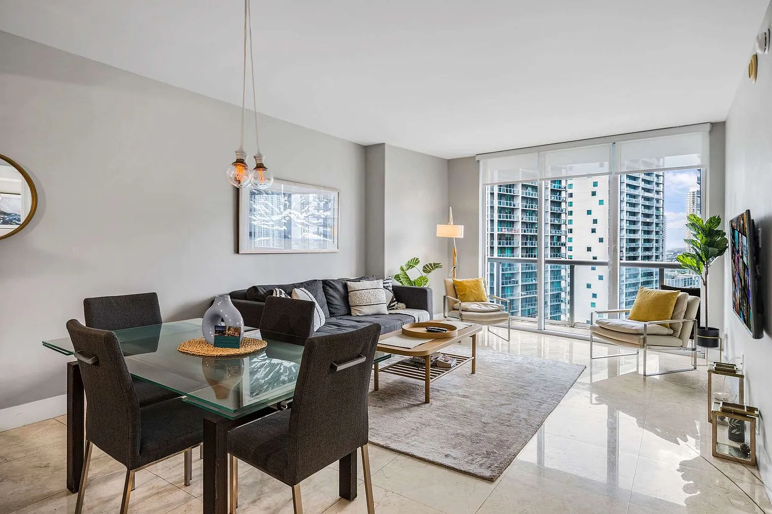 1 bed, 1.0 bath, 839 sqft, $3,232 — Photo 2