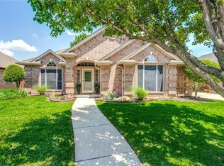 7316 Fallen Oak Dr, North Richland Hills, TX 76182
