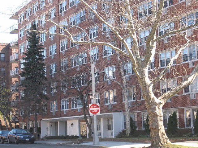 1st image of 17270 Highland Ave APT 4U