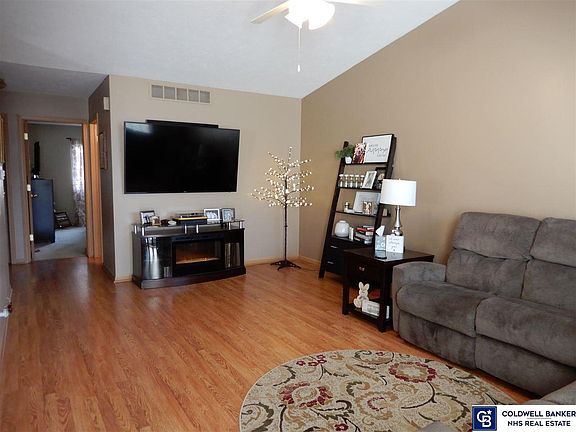 4th image of 2630 Blaine Dr