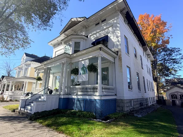 117 Circular St, Saratoga Springs, NY 12866
