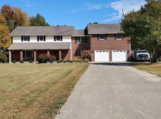 1690 Twin Oaks Dr, North vernon, IN 47265