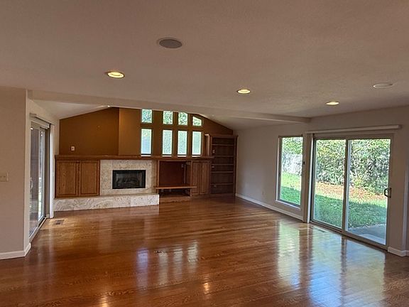 2nd image of 5738 Skyview Pl