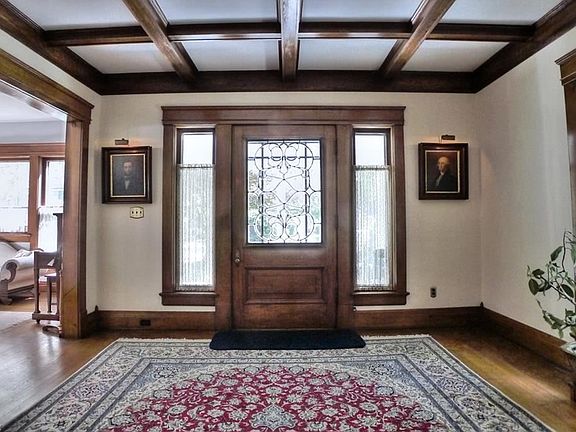 4th image of 60 Church St