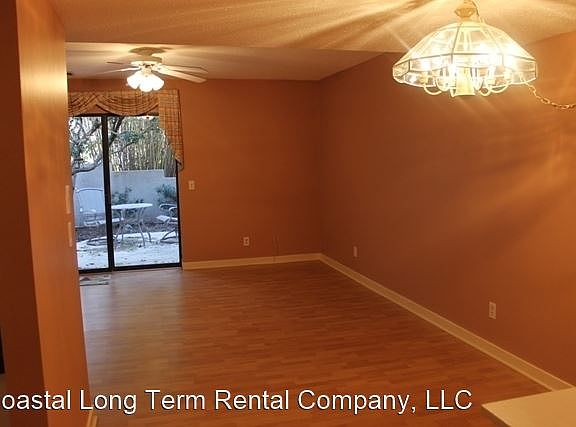 5th image of 11 Tanglewood Dr APT 16