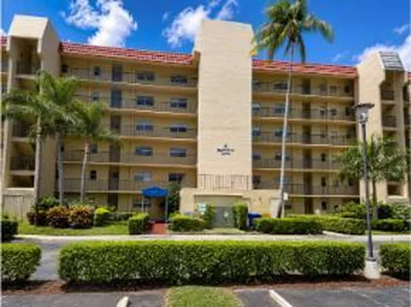 3524 Via Poinciana Apt 104, Lake Worth, FL 33467