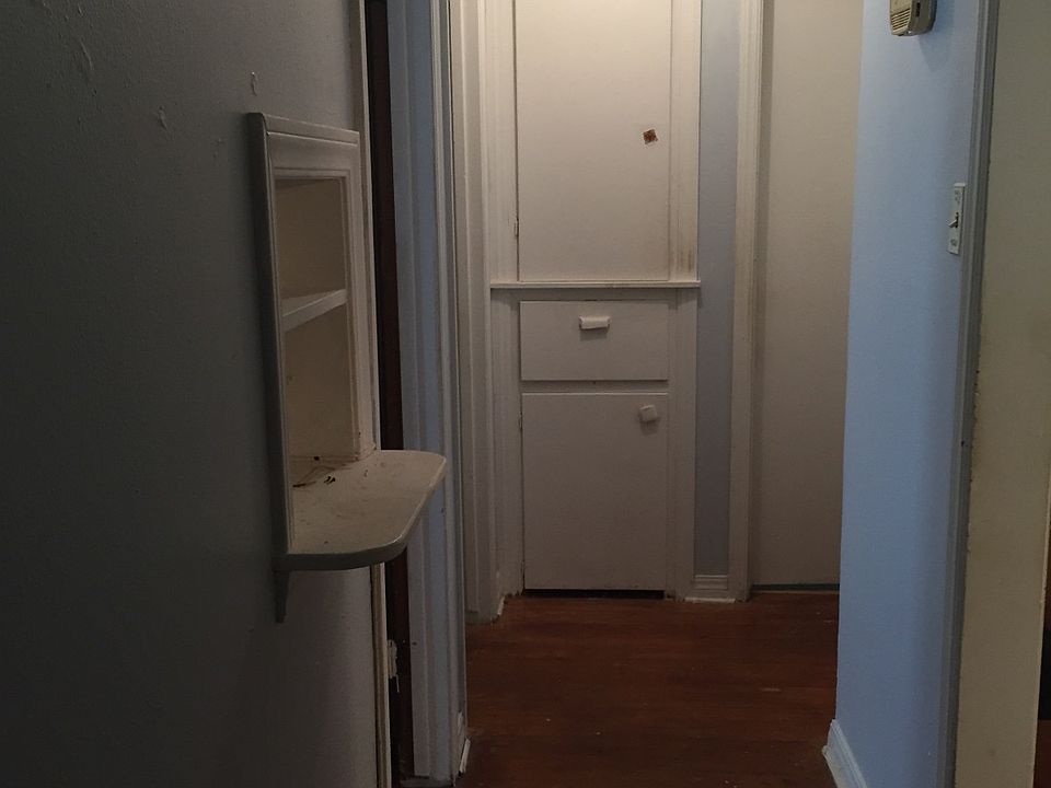 2nd image of 307 S 1st St